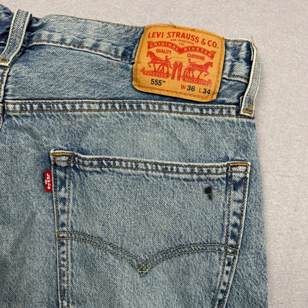 Levis 555 Relaxed Fit Straight Leg Jeans Light Wash Blue Denim Mens 36x34